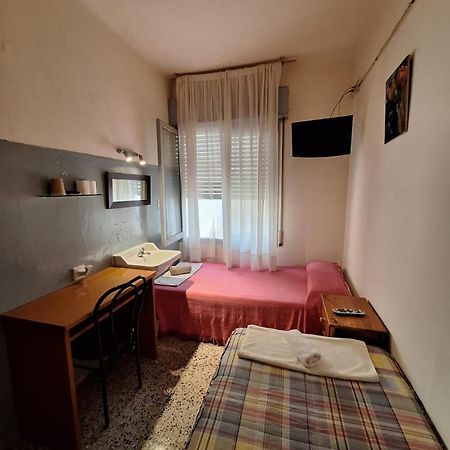 Pension Suiza Reus Extérieur photo