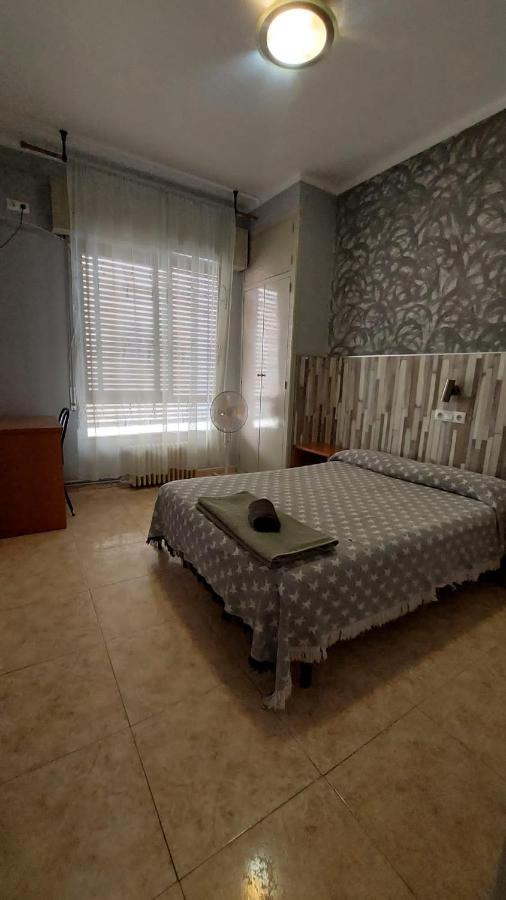 Pension Suiza Reus Extérieur photo