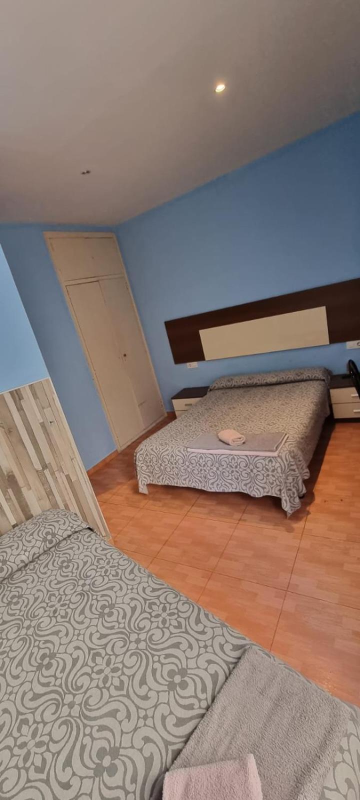 Pension Suiza Reus Extérieur photo